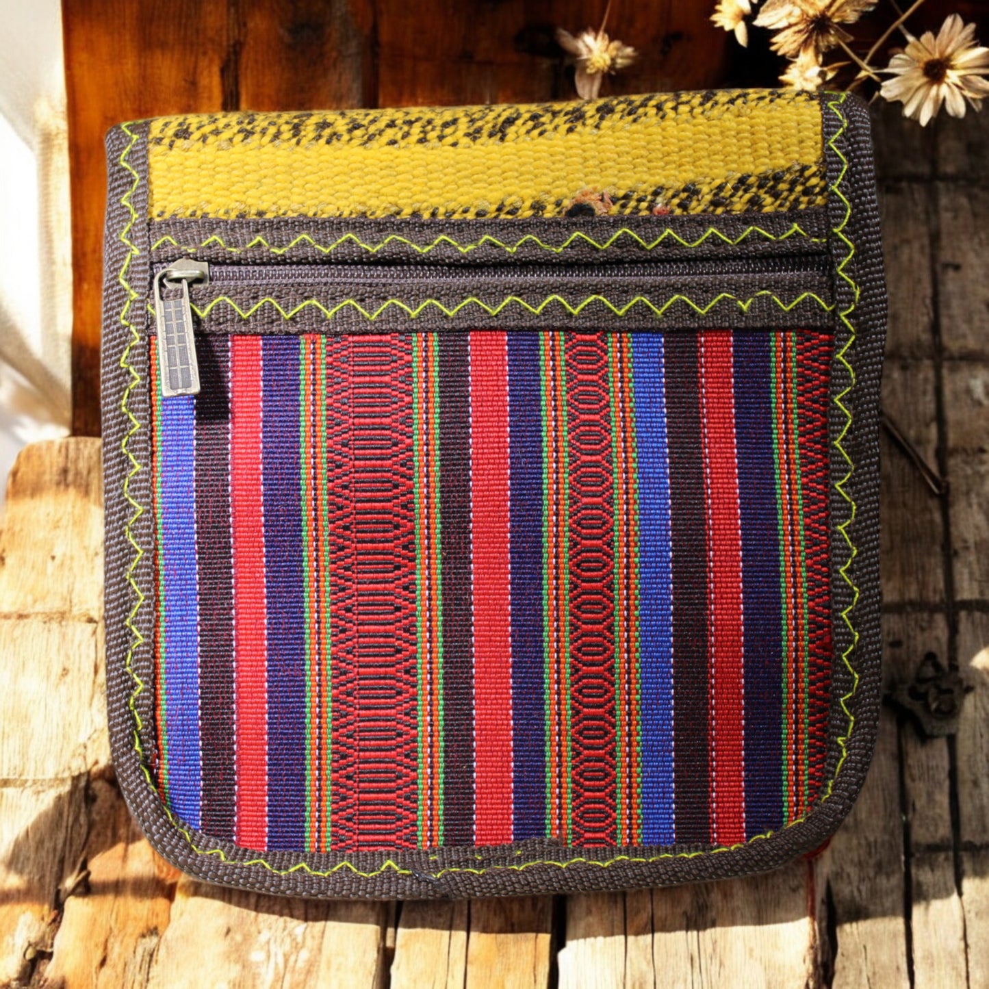 El Dokuma Kilim Desenli Omuz Çantası Model 2 Mini (En: 20cm, Boy: 20cm, Genişlik: 5cm)