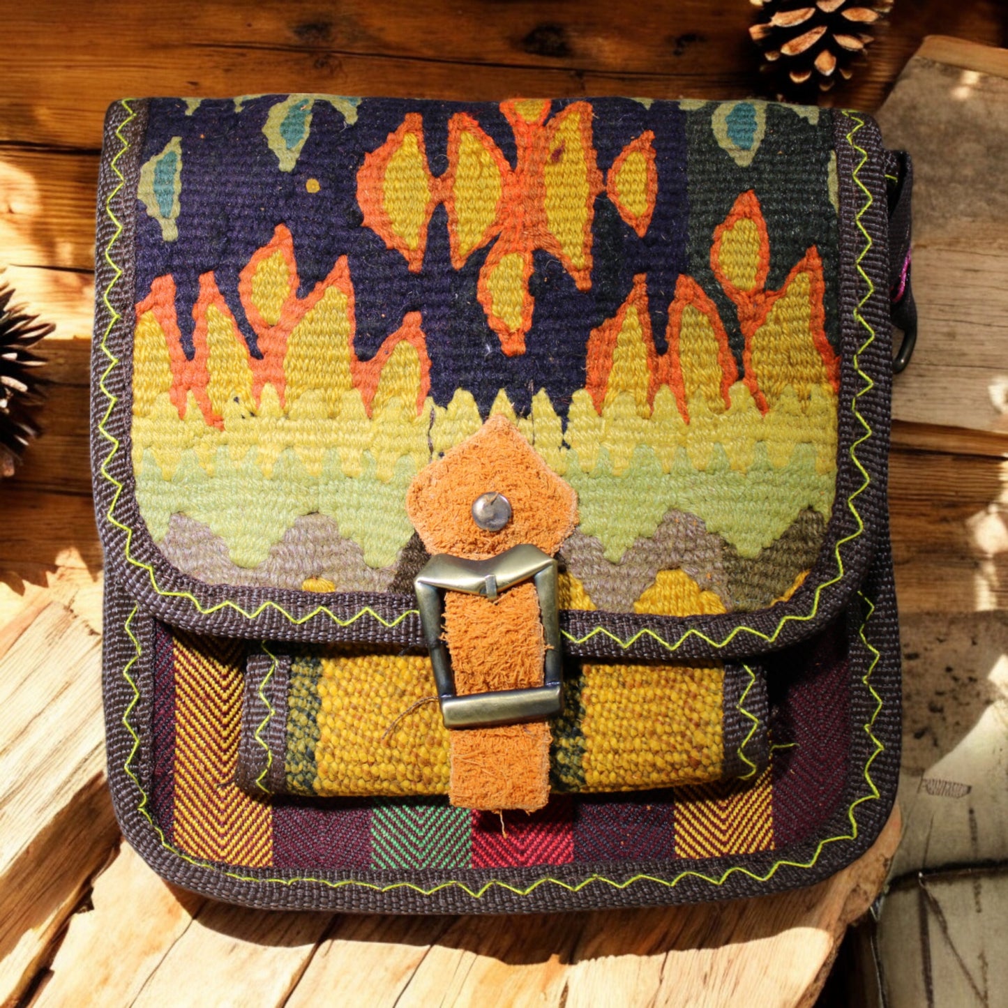 El Dokuma Kilim Desenli Omuz Çantası Model 1 Mini (En: 20cm, Boy: 20cm, Genişlik: 5cm)