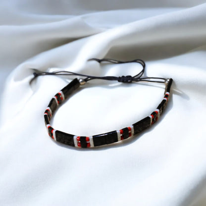Tila Boncuk Zarif ve Renkli Bileklik Serisi | Kırmızı Miyuki Siyah Beyaz El Yapımı Model