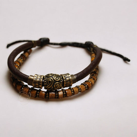 Antik Desenli Metal Figürlü - Kahverengi Deri ve Ahşap Boncuklu İki Parça Bileklik