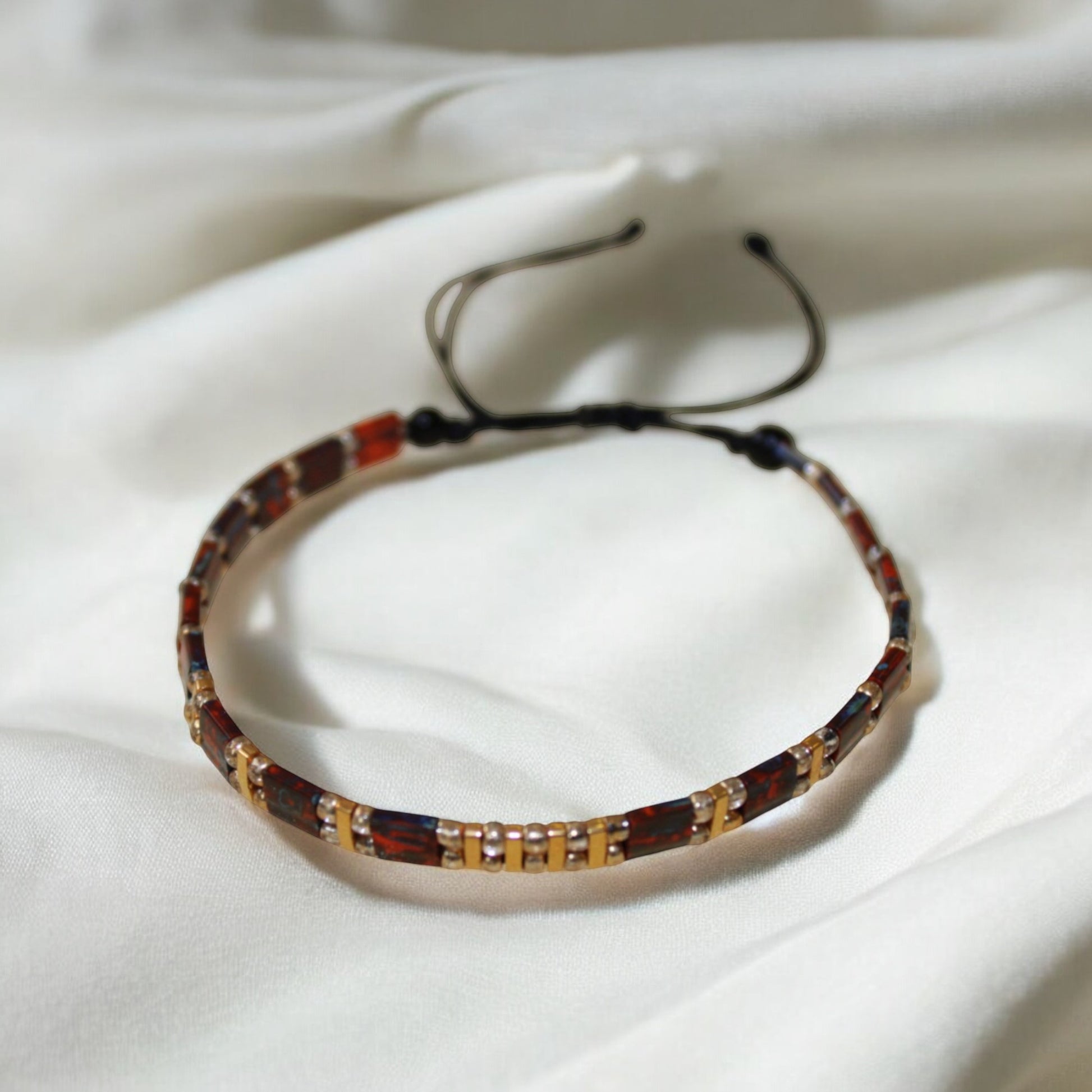 Desenli kırmızı tila boncuk el yapımı ayarlanabilir bileklik zarif ve renkli tasarım