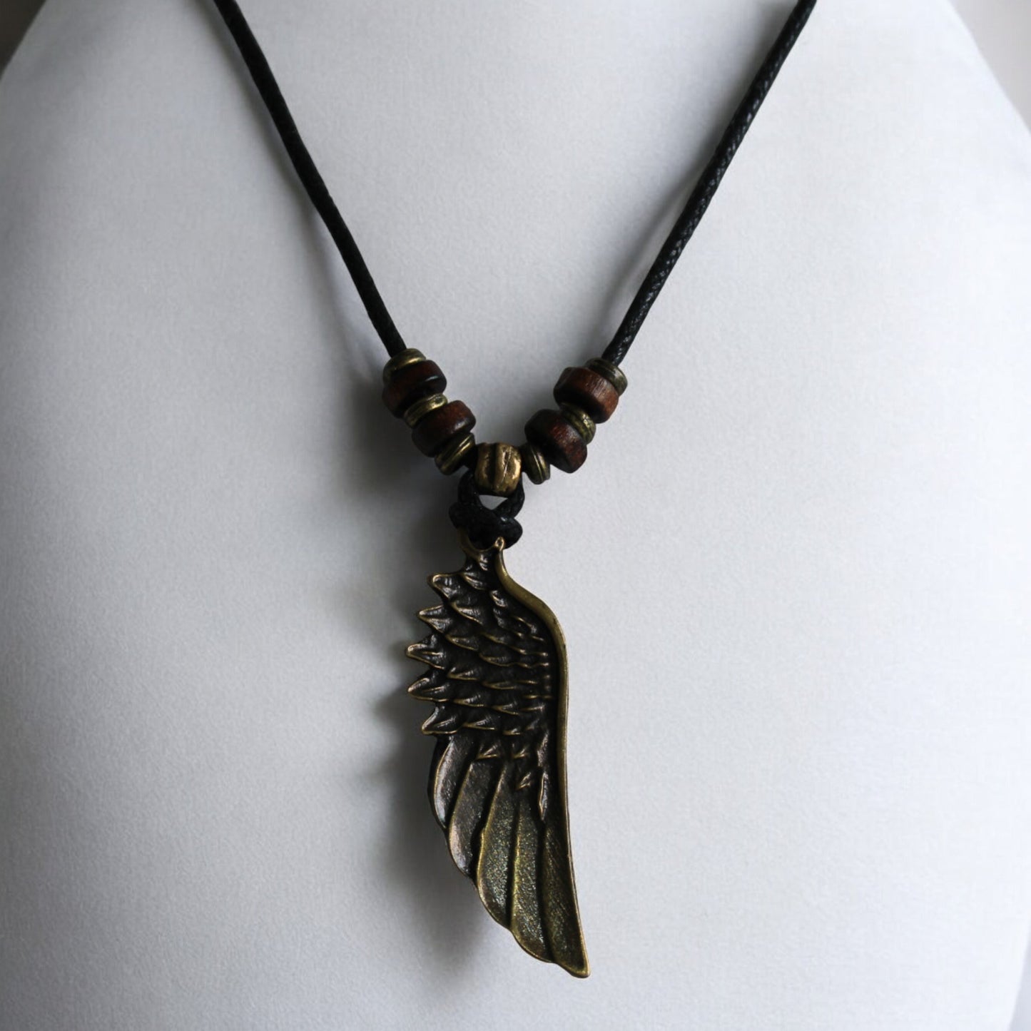 Ayarlanabilir Kanat Kolye – El Yapımı & Ahşap Boncuklu