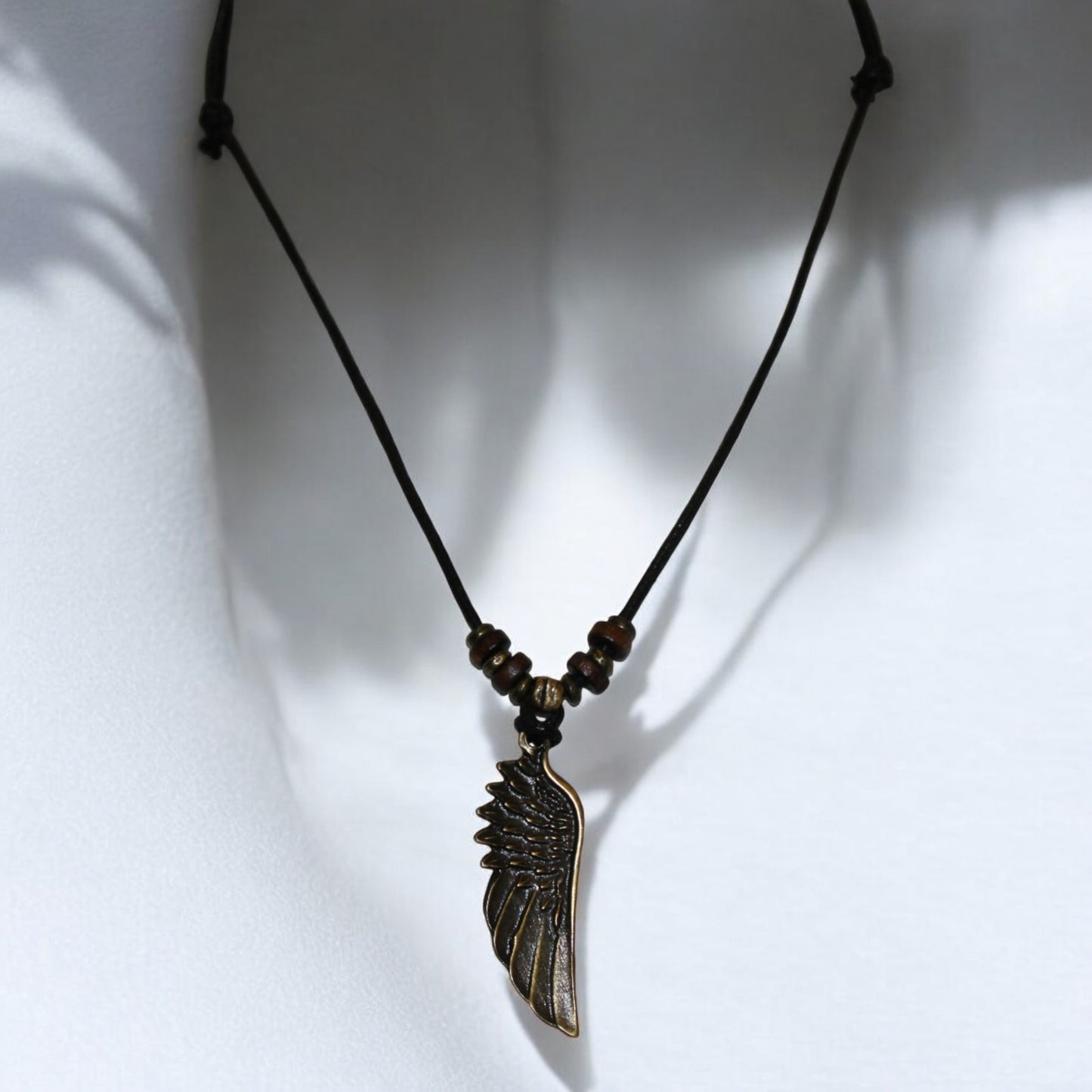 Ayarlanabilir Kanat Kolye – El Yapımı & Ahşap Boncuklu