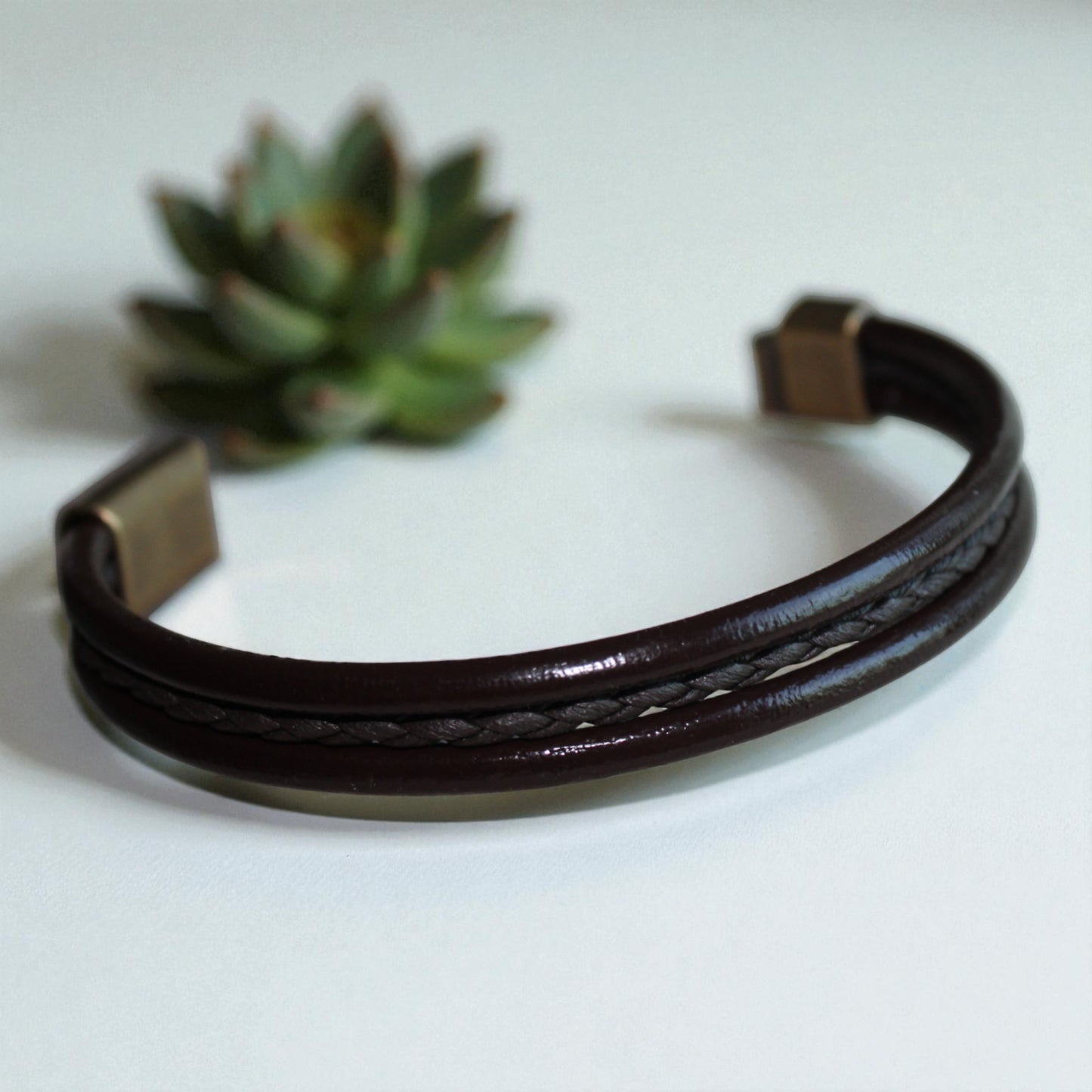 Kahverengi Erkek Bileklik | Hakiki Deri ve Örgü İp Detaylı, Mıknatıs Kapama, 3 Parça Tasarım