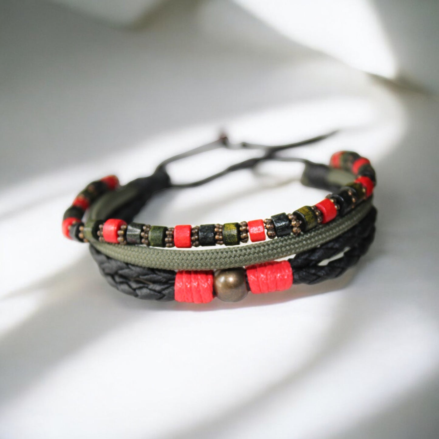 Adventurer Serisi Haki Kırmızı Unisex Bileklik