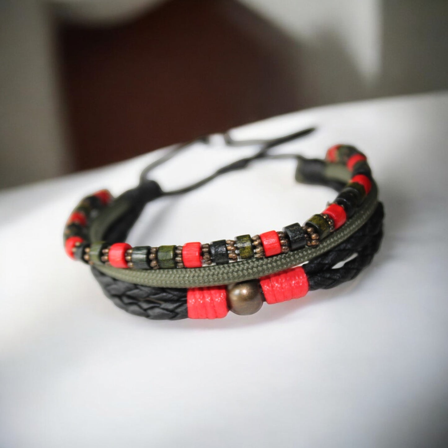 Adventurer Serisi Haki Kırmızı Unisex Bileklik