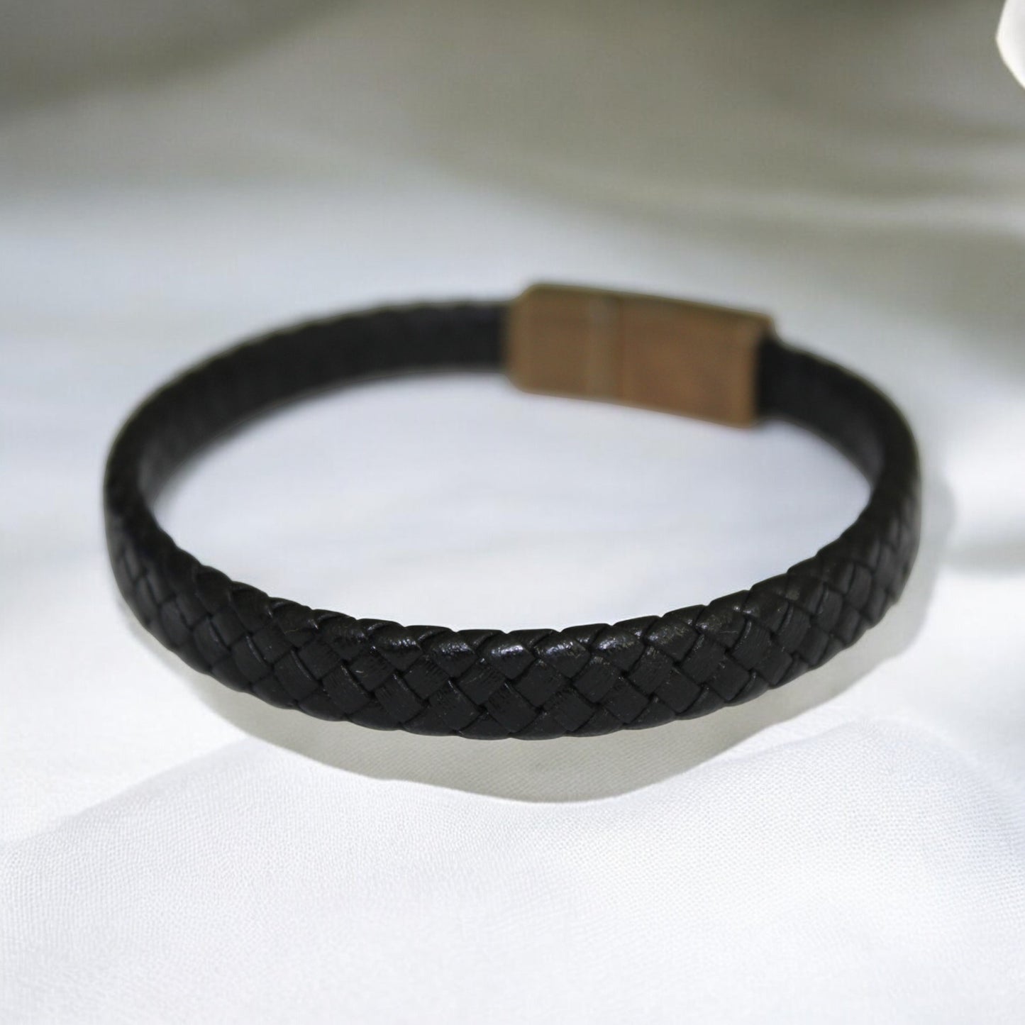 Siyah örgü gerçek deri bileklik, antik sarı mıknatıslı kapama, el yapımı unisex model