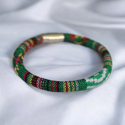 Yeşil Kilim Motifli Mıknatıs Kapamalı Dokuma Unisex Bileklik