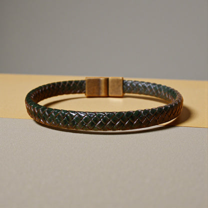 Yeşil Deri Bileklik, Mıknatıs Kapama, 3 Beden Seçeneği, Modern Tasarım